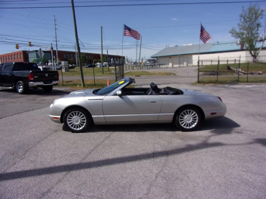 2004 Ford Thunderbird