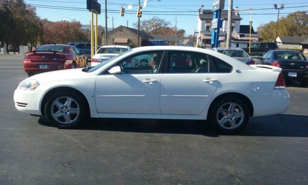 2009 Chevrolet Impala - Image 3