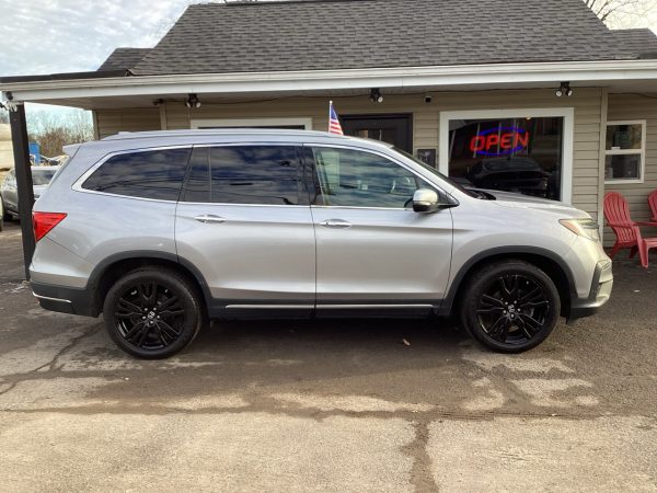 2019 Honda Pilot ELITE - Image 2